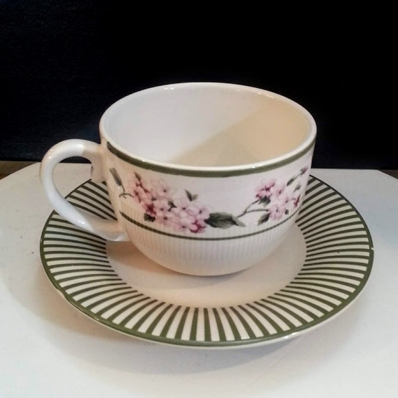Complete Dinnerware Set "Pink Hydrangea" by MSE - Picture 3 of 8